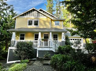 10245 NE Ruddy Duck Ln, Bainbridge Island, WA 98110