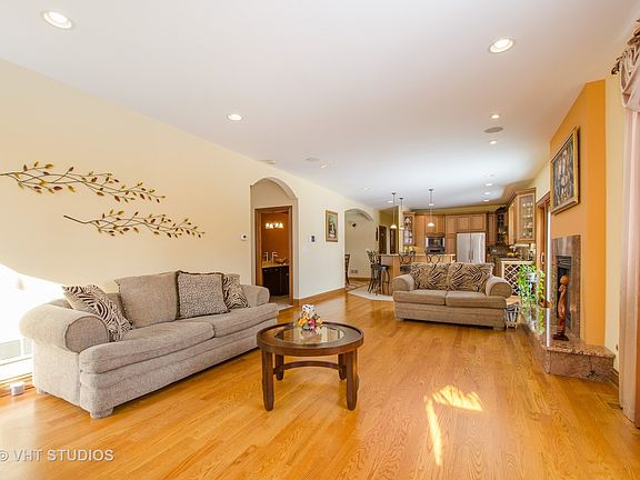 4th image of 4721 N Redwood Dr