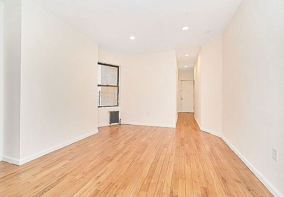 4th image of 575 W 177th St #35