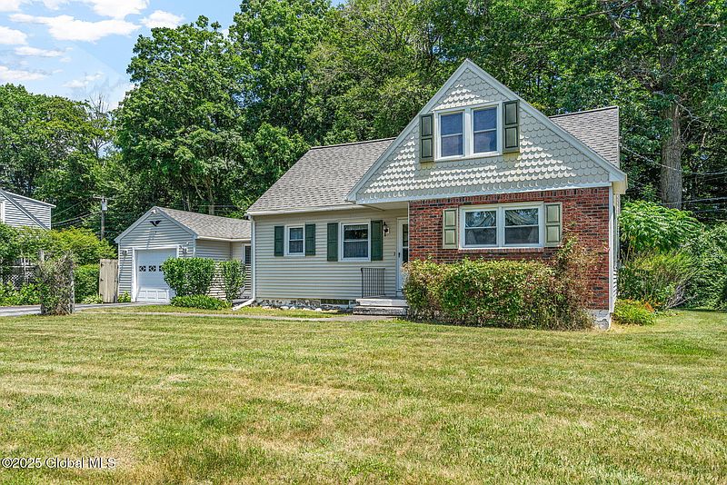 3rd image of 7 Marvin Drive