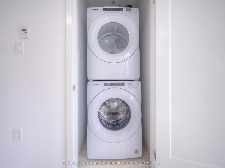 408 Dundas St S #302 — Photo 16