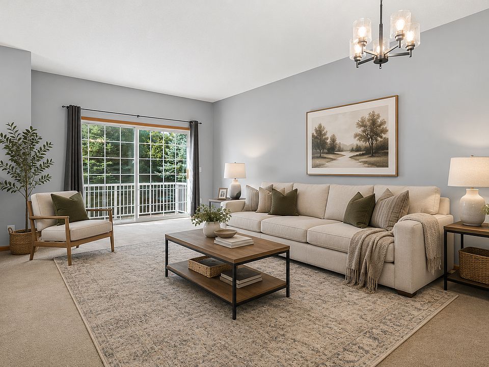 1st image of 652 Willoughby Way W