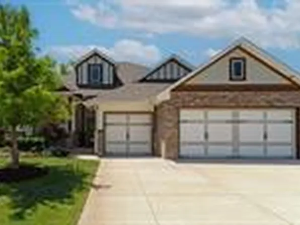 6816 SE Jay Crest Dr, Edmond, OK 73034