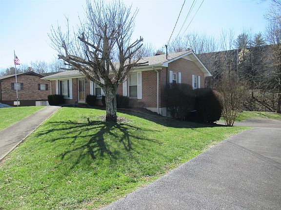 5th image of 428 Valley St NE
