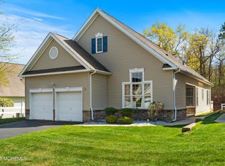 23 Boxwood Dr, Ocean, NJ 07712