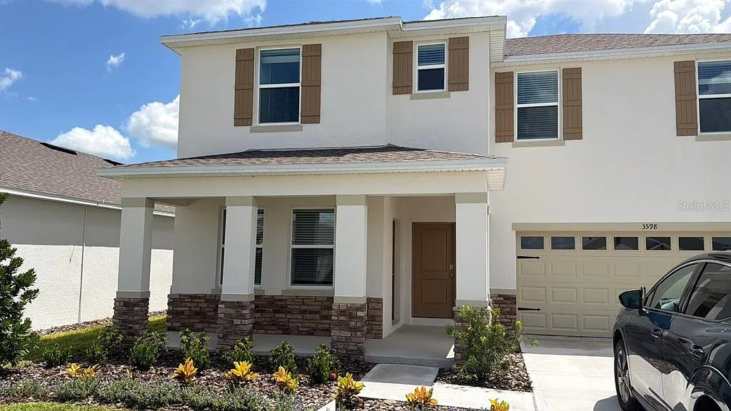 4 bed, 3.5 bath, 2775 sqft, $2,900 — Photo 2