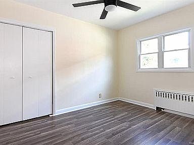 2nd image of 944 Northfield Ave