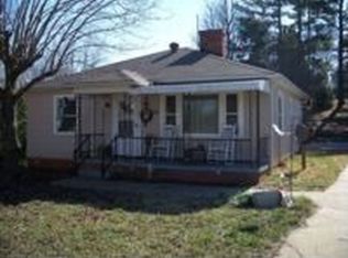1219 5th Ave SW, Hickory, NC 28602