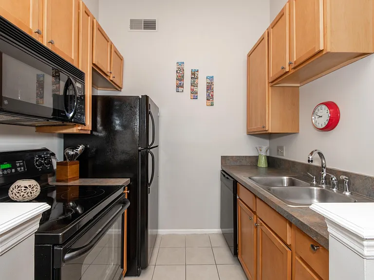 2126 Fulton Ave #3 — Photo 11