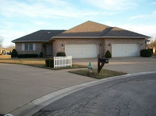 1912 Sun Mill Ct, Springfield, IL 62704