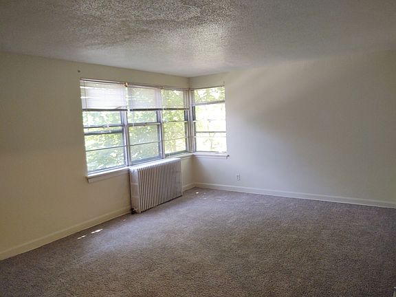 3rd image of 1314 20th St Unit 6