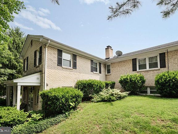 3rd image of 102 Shockey Cir