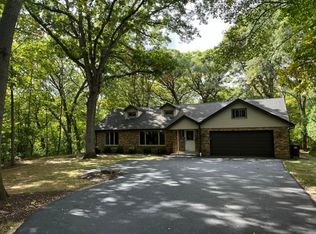 6351 Halverson Dr, Rockford, IL 61109