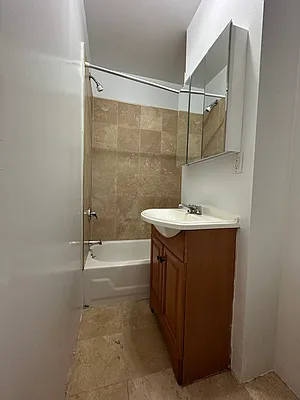 Rented by Peter R. Hungerford, LREB | media 33