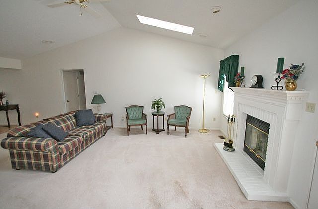 2nd image of 2305 Federalist Pl