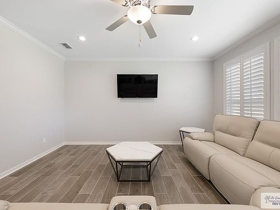 4th image of 3704 Falcon Dr