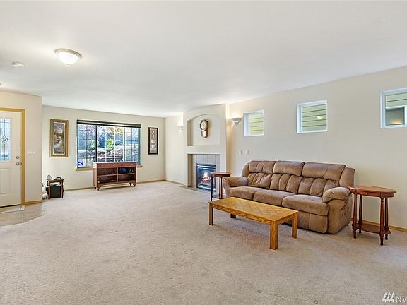 Looking back towards entry, lots of natural light.