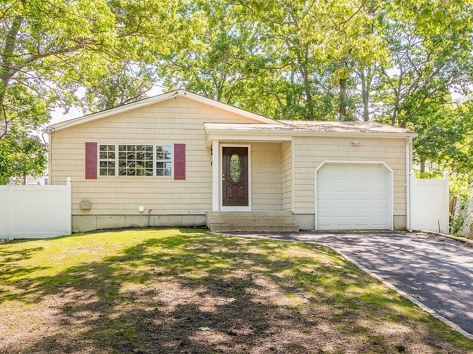 1st image of 6 Laurel Pl
