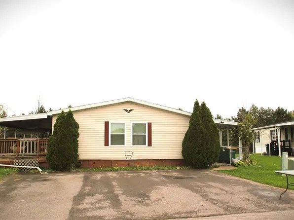 203 Pebble Dr, Holley, NY 14470