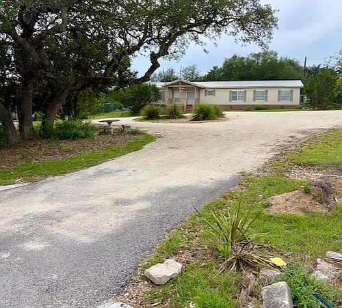 104 Lonesome Ln Photo 1