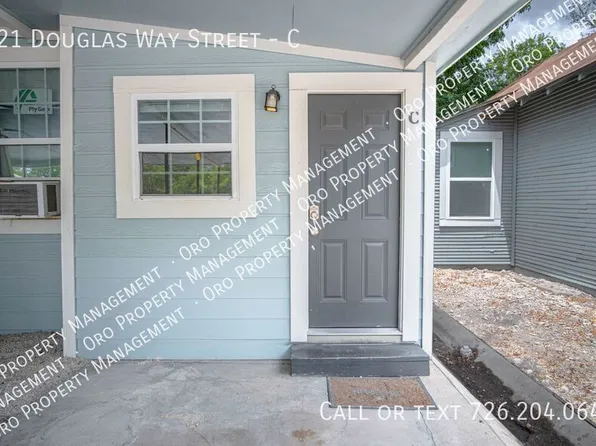 121 Douglas Way St, San Antonio, TX