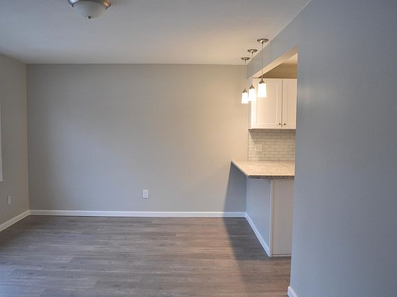 4th image of 101 Blueberry Ln