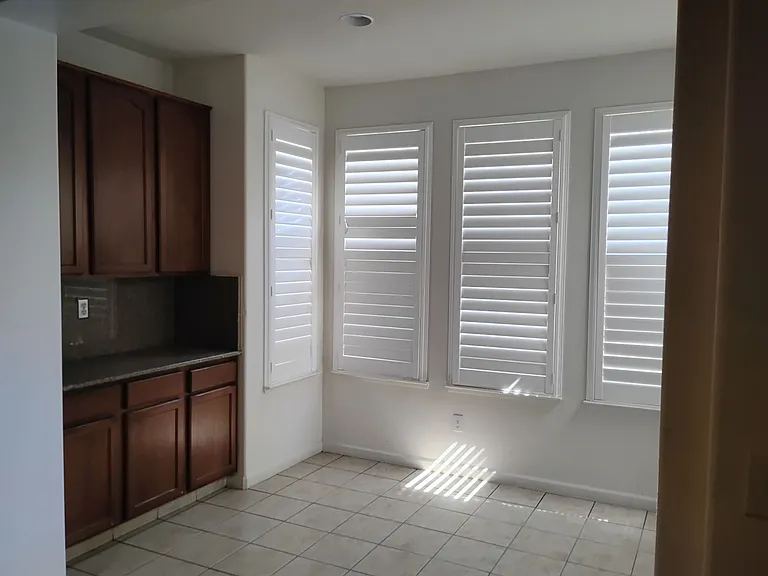 1261 Baxter Dr — Photo 2