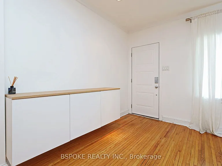 21 Curzon St — Photo 4