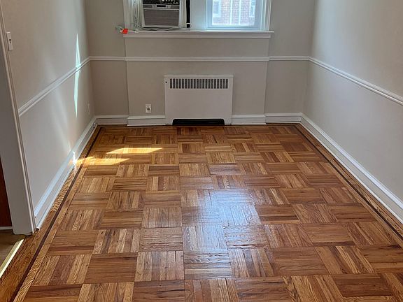 4th image of 4235 Oakmont St