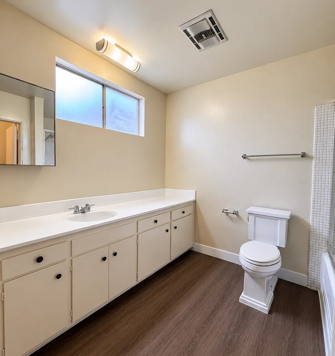 1 bed, $2,400 — Photo 4