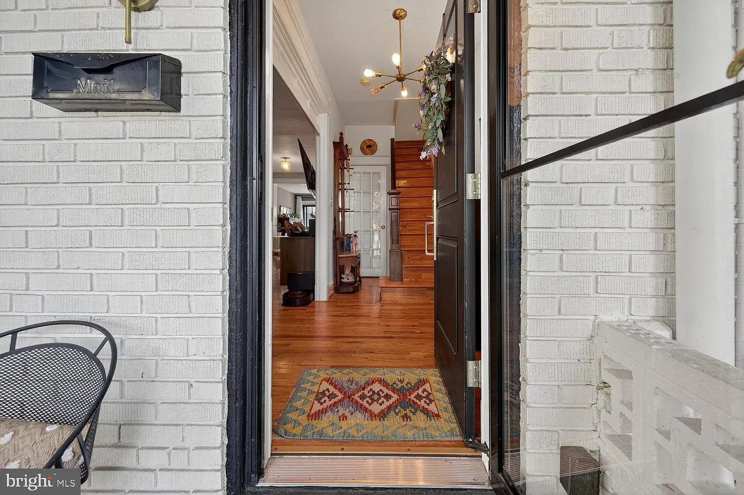2 bed, 1.5 bath, 1726 sqft, $3,200 — Photo 2