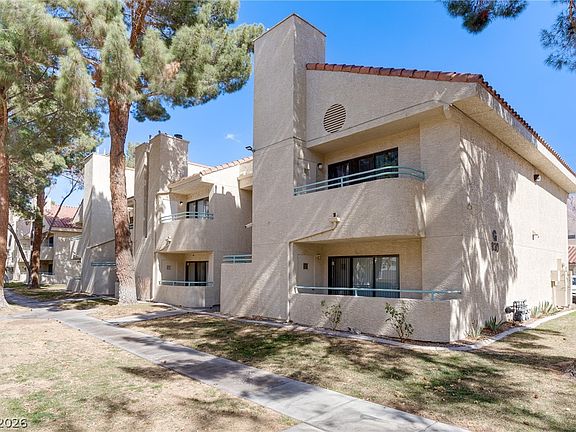 5th image of 830 N Sloan Ln APT 202
