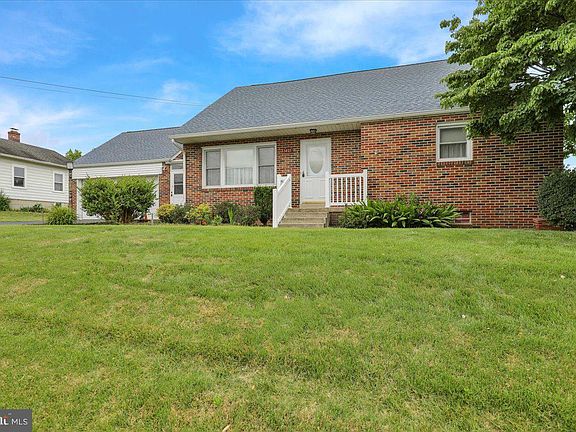 4th image of 1405 Meade St
