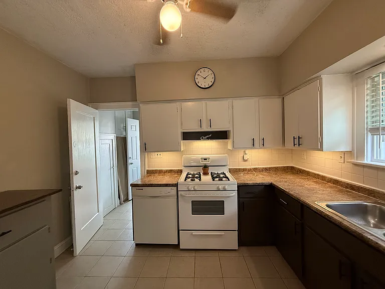 1124 Summit Ave — Photo 11