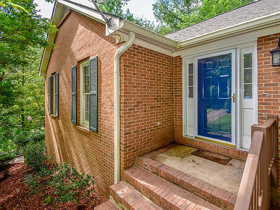 4th image of 211 Glenhaven Dr