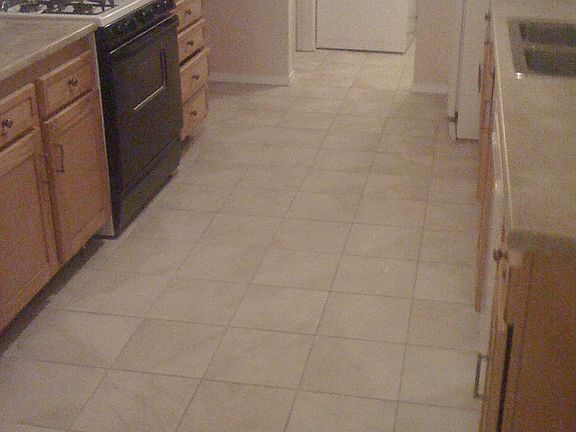 4th image of 6393 Viewpoint Ct