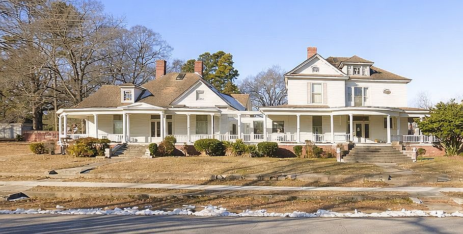 1st image of 110 Mosby Ave