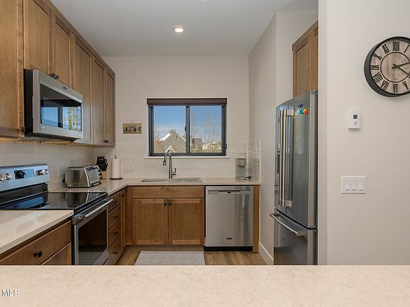 3rd image of 377 Lions Gate #104