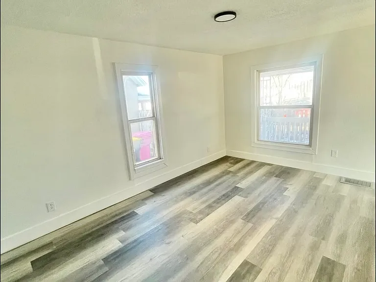 111 W Fountain Blvd — Photo 5