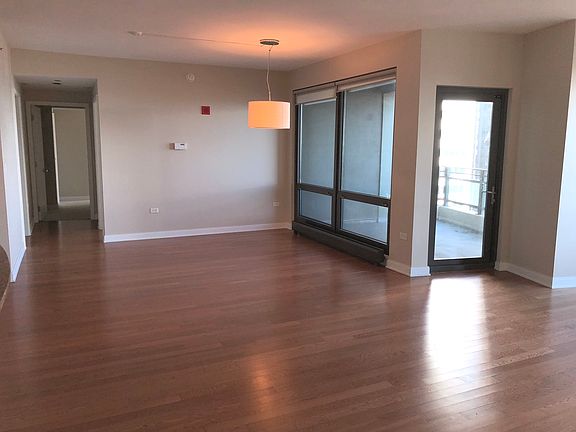 3rd image of 130 N Garland Ct APT 1905