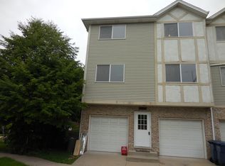 7028 100th St, Chicago Ridge, IL 60415