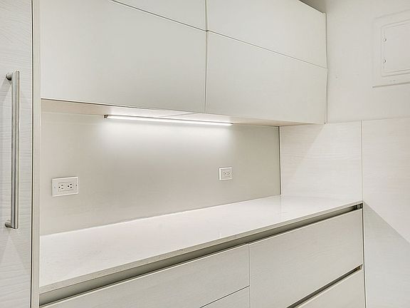 2nd image of 415 E 52nd St APT 11JC
