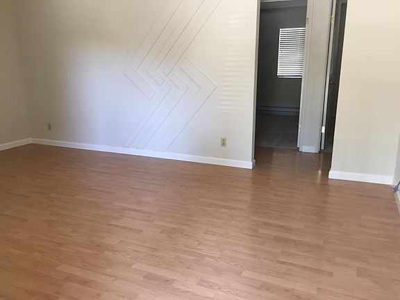 2nd image of 2917 Magliocco Dr APT 4