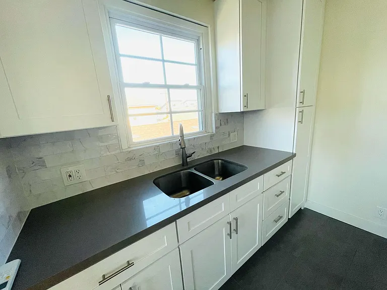 220 Argonne Ave #3 — Photo 8