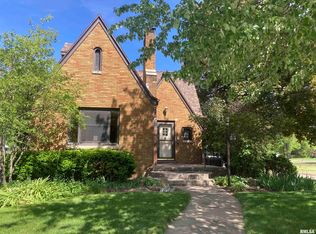 2556 30th St, Moline, IL 61265