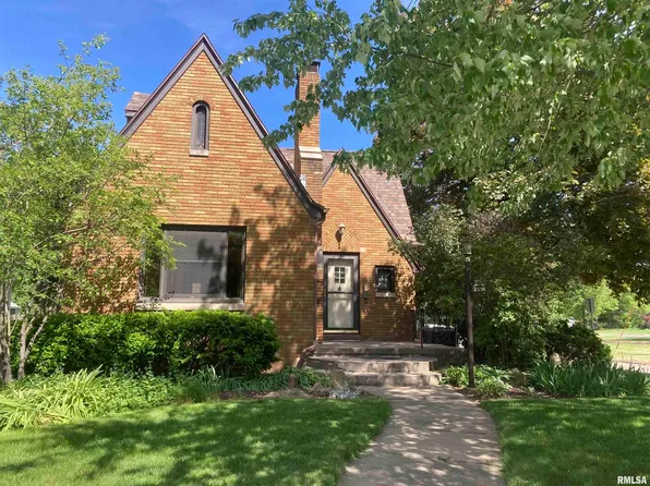 2556 30th St, Moline, IL 61265