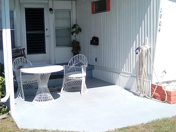 3rd image of 1904 Jeri Kay Ln