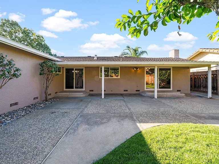1534 Robsheal Dr — Photo 17