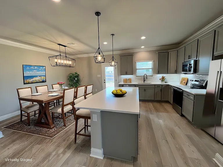 756 Venecia Dr — Photo 3