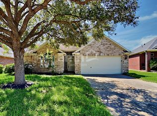 5114 Chase Park Ct, Bacliff, TX 77518